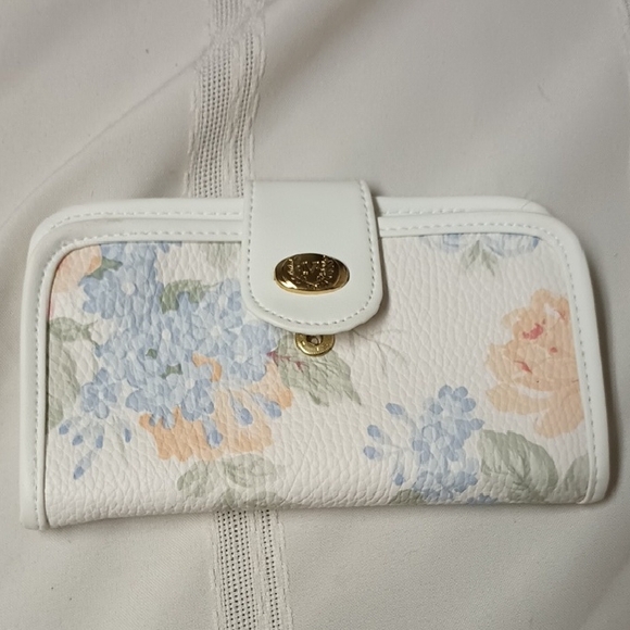 lvj Handbags - Vintage LVJ Floral Cream | Floral Women's Wallet